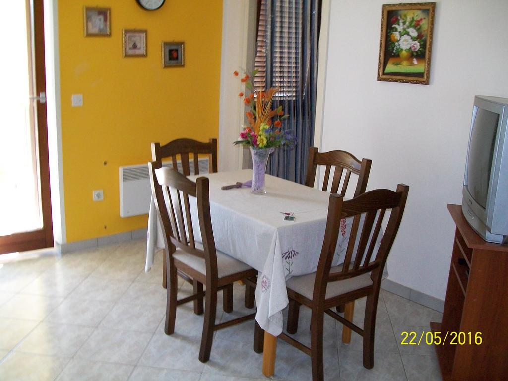 ראבץ Villamar Beachfront Apartments With Free Private Parking מראה חיצוני תמונה